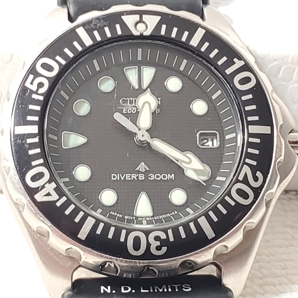 Vintage Citizen Eco Drive Promaster Diver 300 Meters Men's Date Watch Black SS